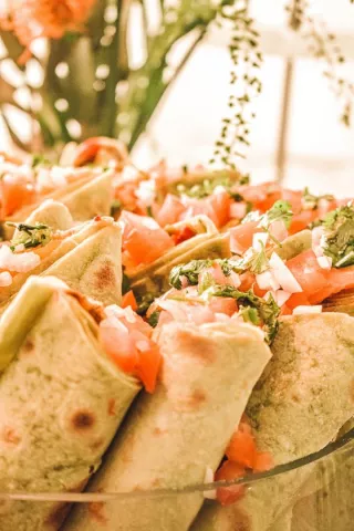 Gefüllte Wraps mit Räucherlachs